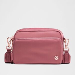 Lululemon Everywhere Crossbody 2L in Spiced Chai and Rose Gold